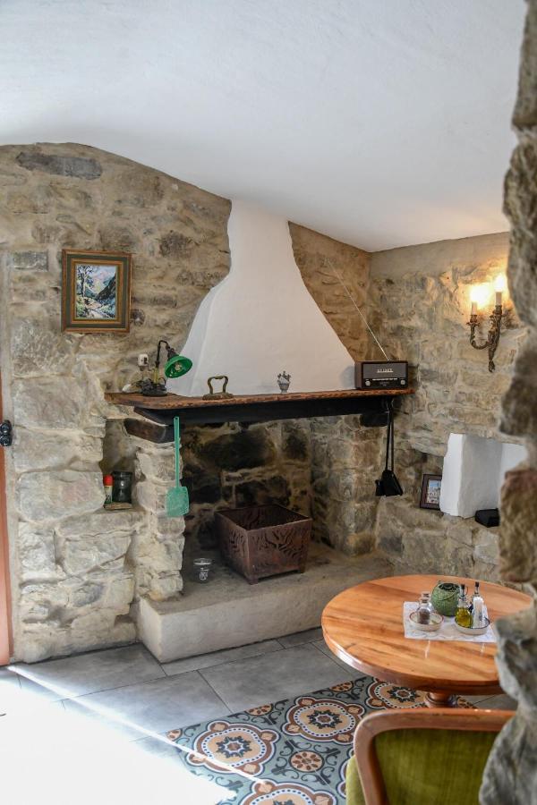 Casa Lucertola Villa Apricale Bagian luar foto